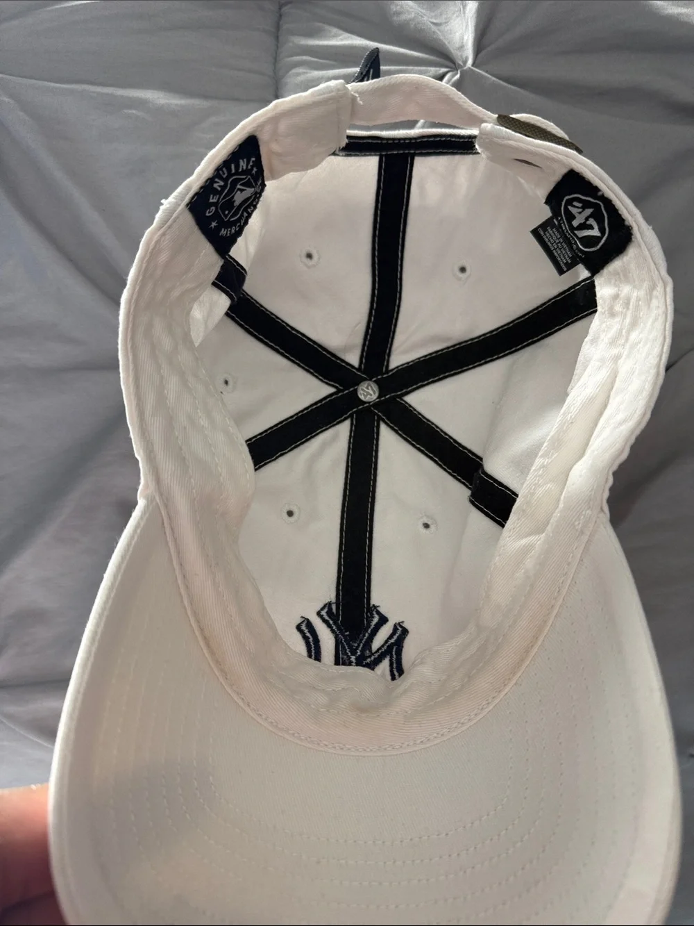New York Yankees - ‘47 WhiteHat with Navy Logo - O/S